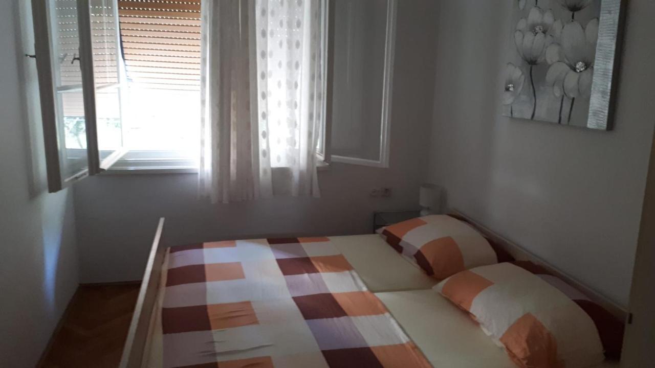 Maximino * Split