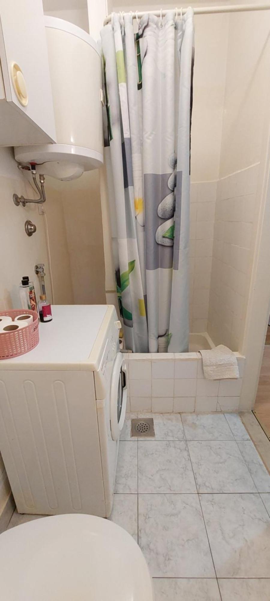 Maximino Apartment Split